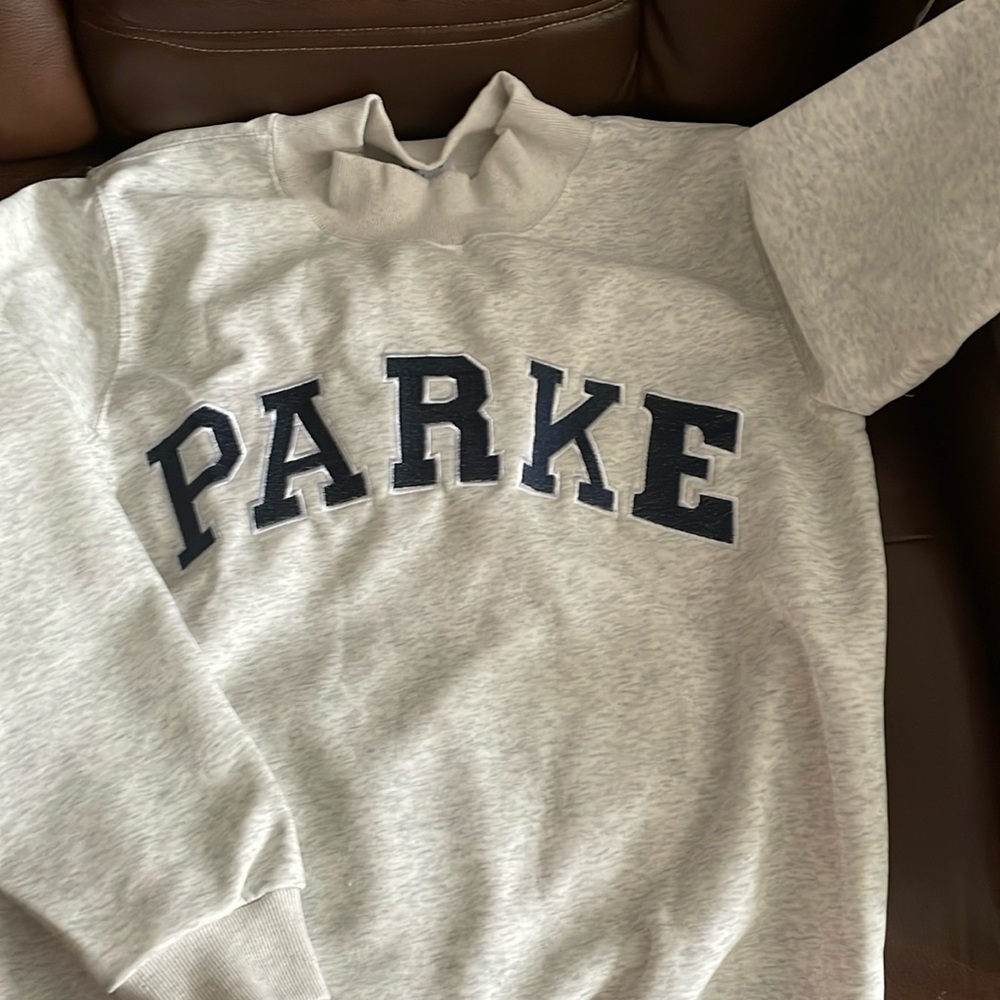 New sweatshirt size medium